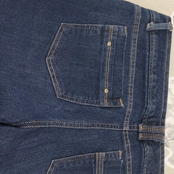 Gloria Vanderbilt Rolled Hem Dark Wash 5 Pocket Jean Shorts Size 8P - Picture 7 of 7